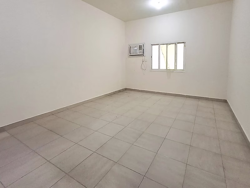 For Sale: Labor Camp with 42 Rooms and 3 Warehouses in Prime Industrial Area - Photo 3