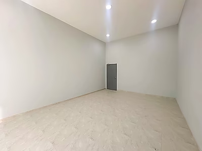 Brand-New 1000 SQM Warehouse in Birkat Al Awamir