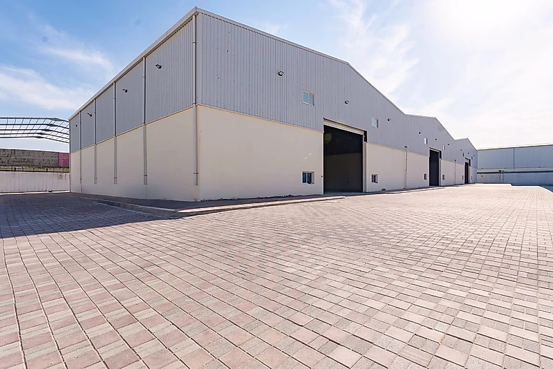 8000 SQM Warehouse with Large Outdoor Space in Birkat Al Awamir - Photo 9