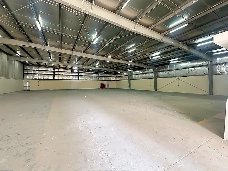 1000 SQM Warehouse with Offices in Prime Industrial Area - Photo 1