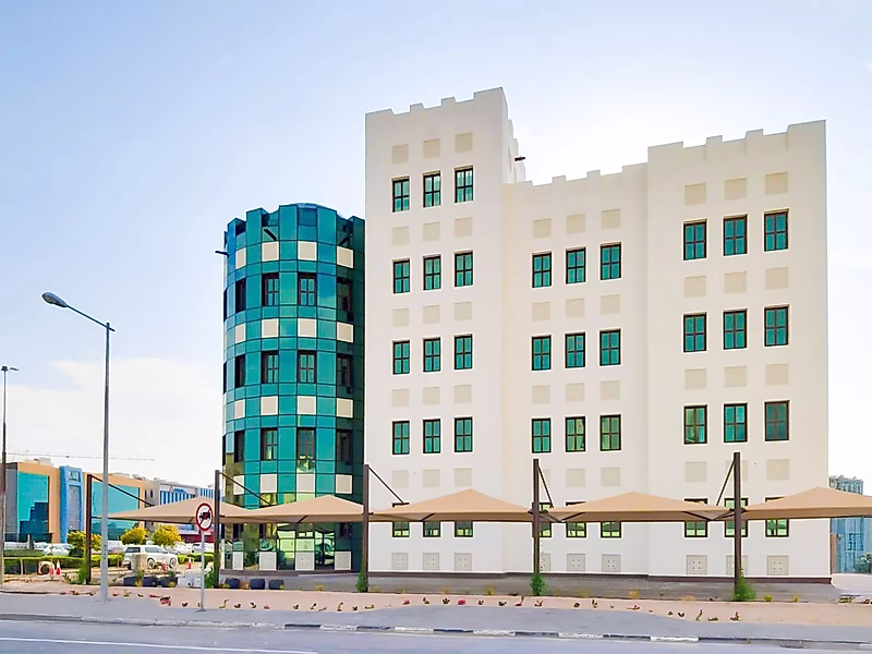 960 M2, OPEN COMMERCIAL SPACE || GRACE PERIOD || PRIME AREA || HIGH VISIBILITY - Photo 1
