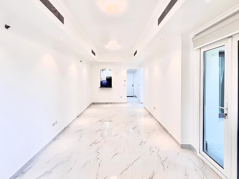 Luxury Refurbished 2 Bedroom | Premium Materials & High Floor Living - Photo 3