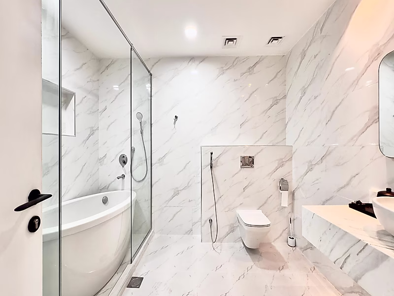 Luxury Refurbished 2 Bedroom | Premium Materials & High Floor Living - Photo 9
