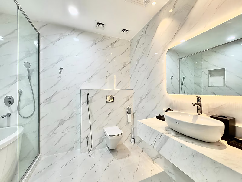 Luxury Refurbished 2 Bedroom | Premium Materials & High Floor Living - Photo 11