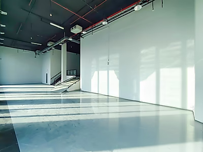PRIME LOCATION || HIGH CEILING SHOWROOM || PANORAMIC WINDOWS || DEDICATED BASEMENT PARKING