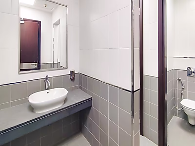 PRIME LOCATION || HIGH CEILING SHOWROOM || PANORAMIC WINDOWS || DEDICATED BASEMENT PARKING