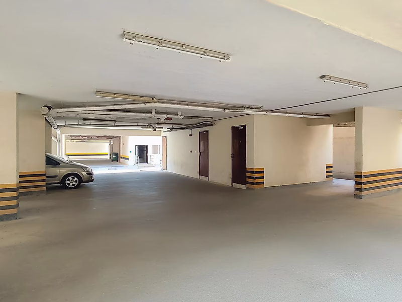 EXCELLENT DEAL | APARTMENT BUILDING FOR SALE | MADINAT KHALIFA - Photo 8
