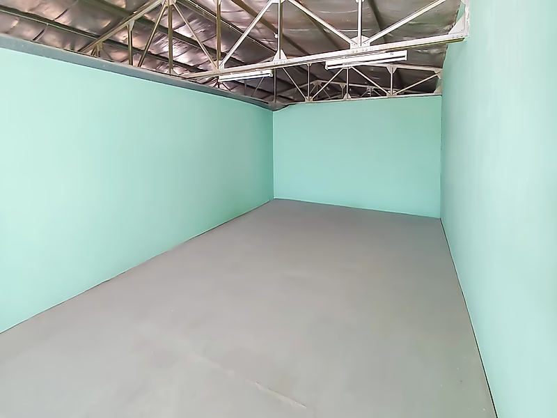 OLD INDUSTRIAL 775 SQM WAREHOUSE FOR RENT NOW - Photo 7