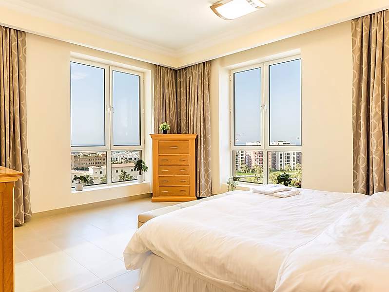 Breathtaking Views | Modern Elegance - Photo 8