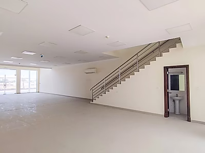 MODERN LOGISTICS HUB WITH SHOWROOM AND OFFICES