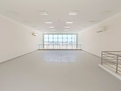 MODERN LOGISTICS HUB WITH SHOWROOM AND OFFICES