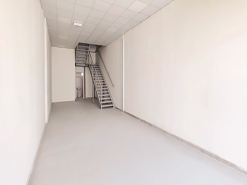 PRIME RETAIL COMPLEX IN BIRKAT AL AWAMER - Photo 5